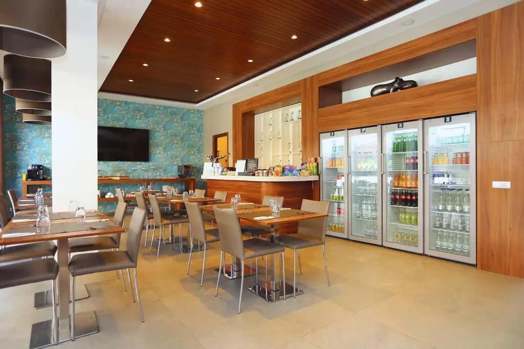 Luxury Apartment At Corniche , Seaview Close Beach Casablanca Eksteriør billede