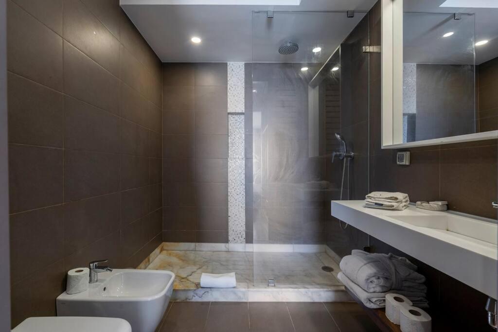 Luxury Apartment At Corniche , Seaview Close Beach Casablanca Eksteriør billede