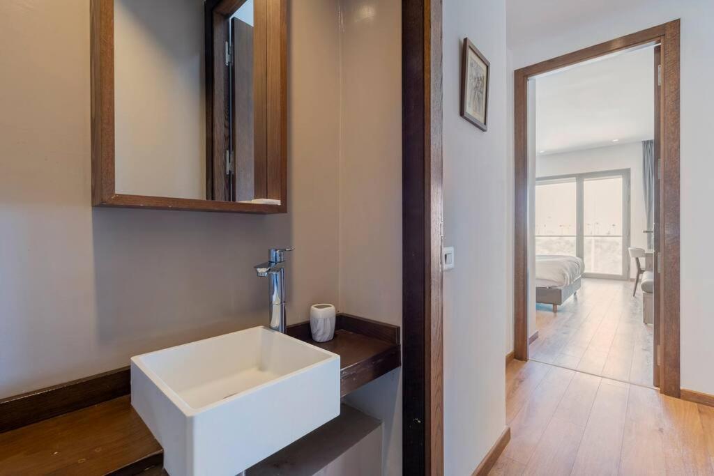 Luxury Apartment At Corniche , Seaview Close Beach Casablanca Eksteriør billede