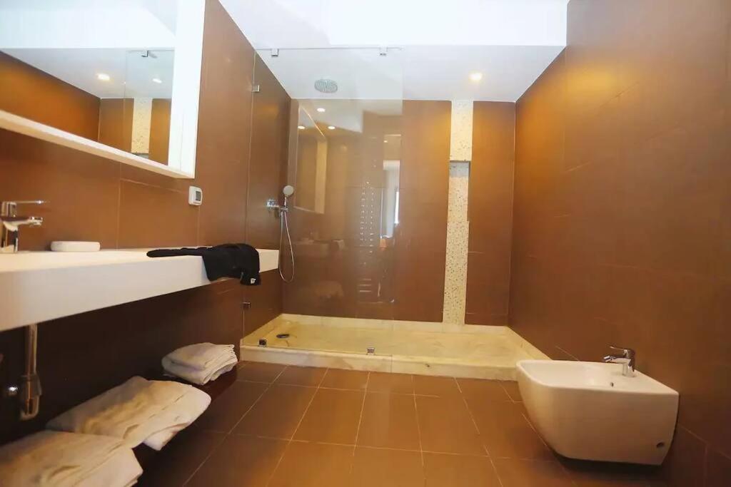 Luxury Apartment At Corniche , Seaview Close Beach Casablanca Eksteriør billede
