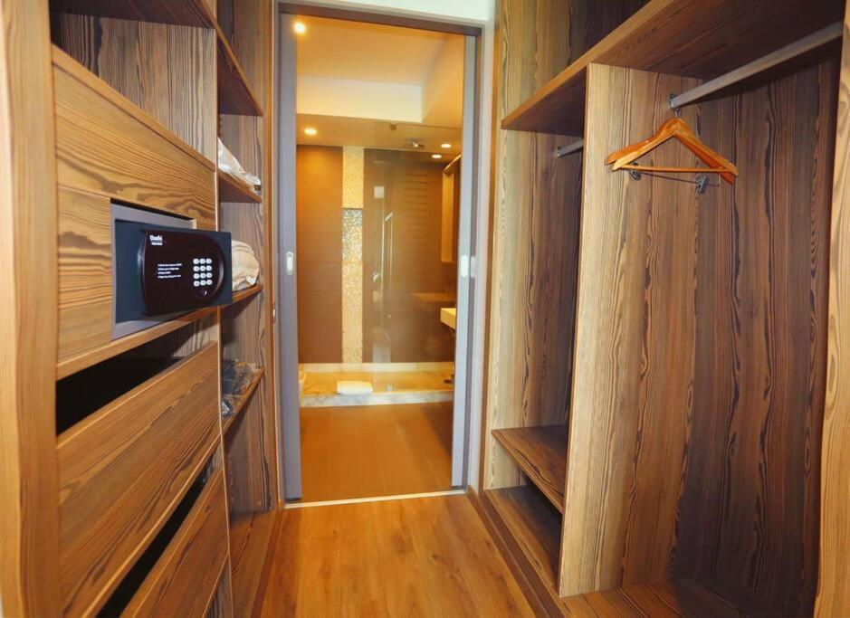 Luxury Apartment At Corniche , Seaview Close Beach Casablanca Eksteriør billede