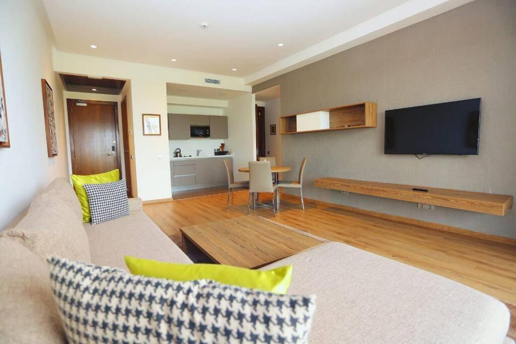 Luxury Apartment At Corniche , Seaview Close Beach Casablanca Eksteriør billede