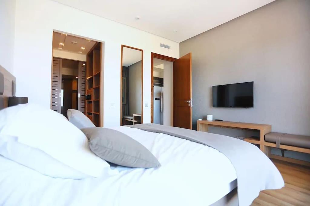 Luxury Apartment At Corniche , Seaview Close Beach Casablanca Eksteriør billede